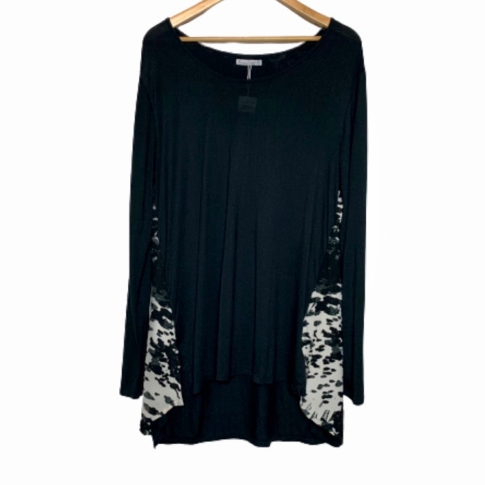 NWT Amanda Blu tunic black white animal print L